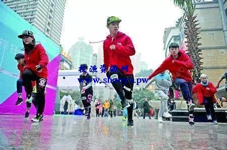 跳舞能赚钱吗?分享几个鬼步舞通过抖音短视频的变现思路